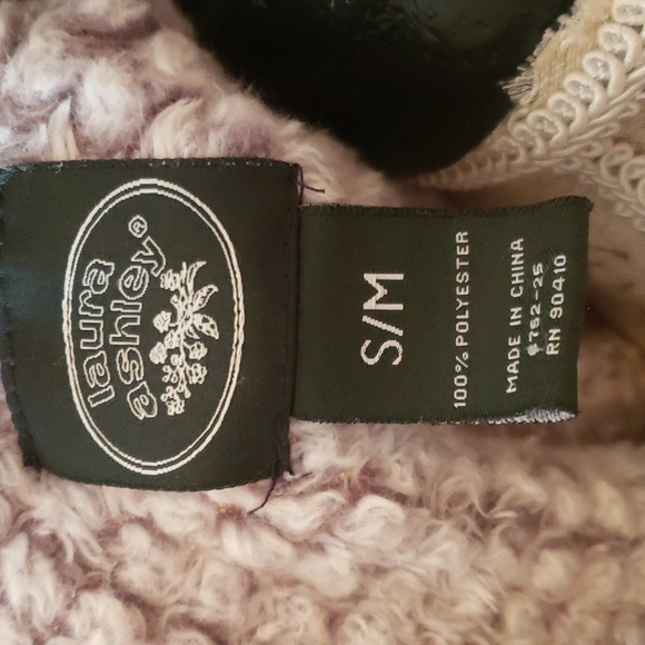 Laura Ashley Chenille Cape/Wearable Blanket, Sz. S/M - Picture 4 of 5